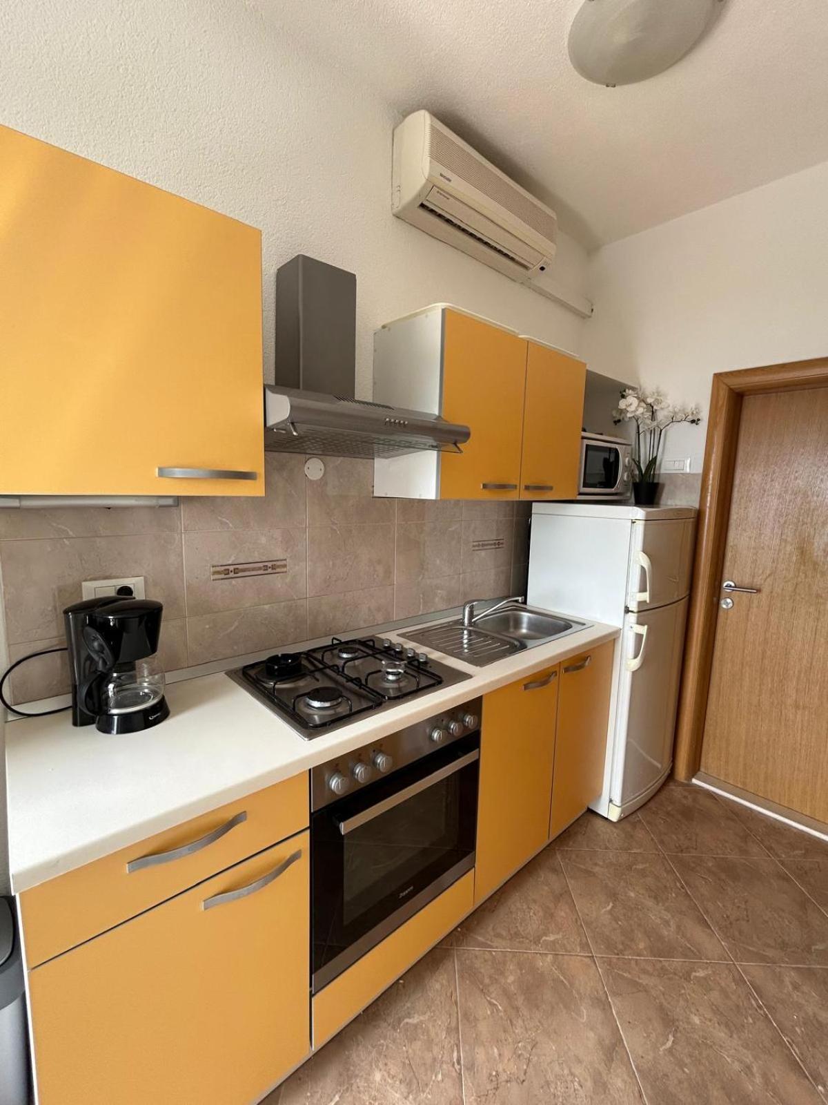 Apartment Lovre Topic Башка-Вода Экстерьер фото
